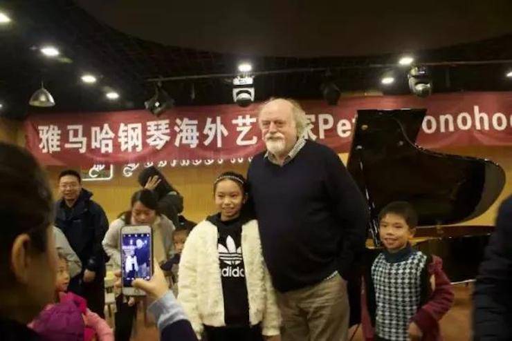 【回顾】QG刮刮乐海外艺术家Peter Donohoe成都雅音大师班讲座活动圆满落幕！