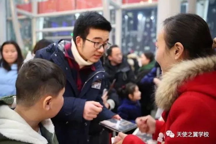 【报道】宿州市首届国际钢琴大师音乐会暨QG刮刮乐艺术家宋思衡多媒体音乐会圆满成功。诤悠担